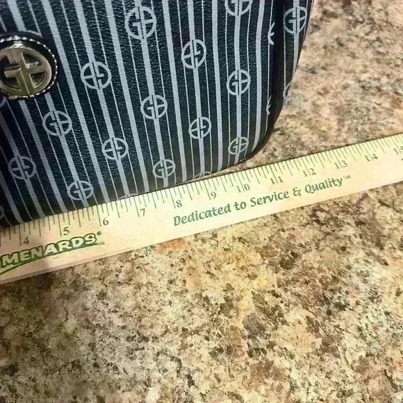 Giani Bernini Black and Gray Shoulder Bag. One Handle.  Very Clean Bag. EUC - Picture 13 of 16